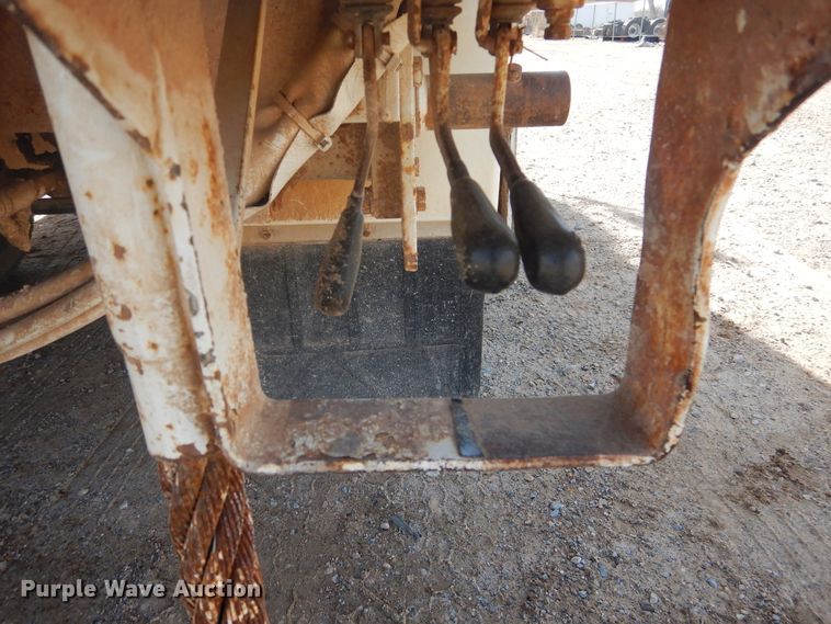 image for item DJ4905 1999 GMC C7500  bucket truck