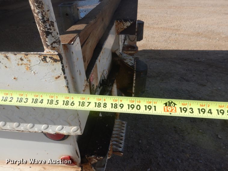 image for item DJ4905 1999 GMC C7500  bucket truck