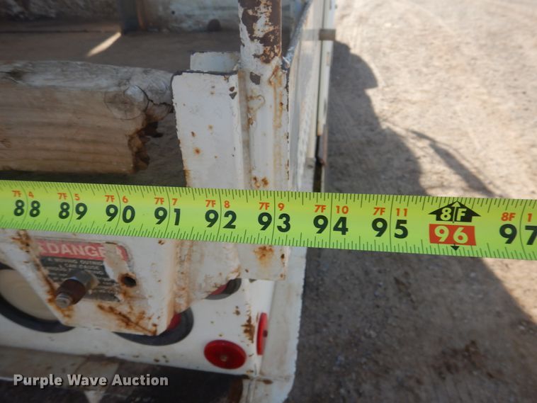 image for item DJ4905 1999 GMC C7500  bucket truck