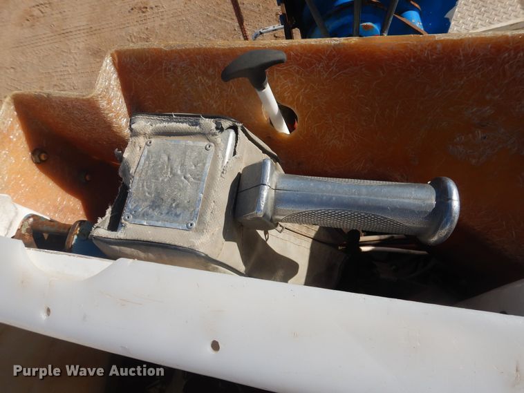 image for item DJ4905 1999 GMC C7500  bucket truck