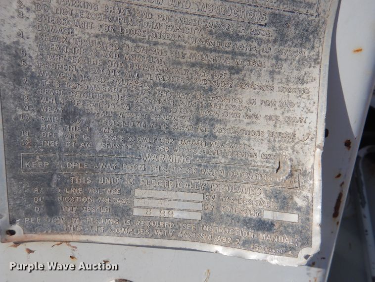 image for item DJ4905 1999 GMC C7500  bucket truck