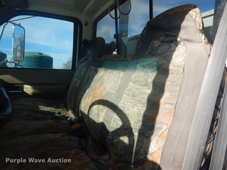 image for item DJ4905 1999 GMC C7500  bucket truck