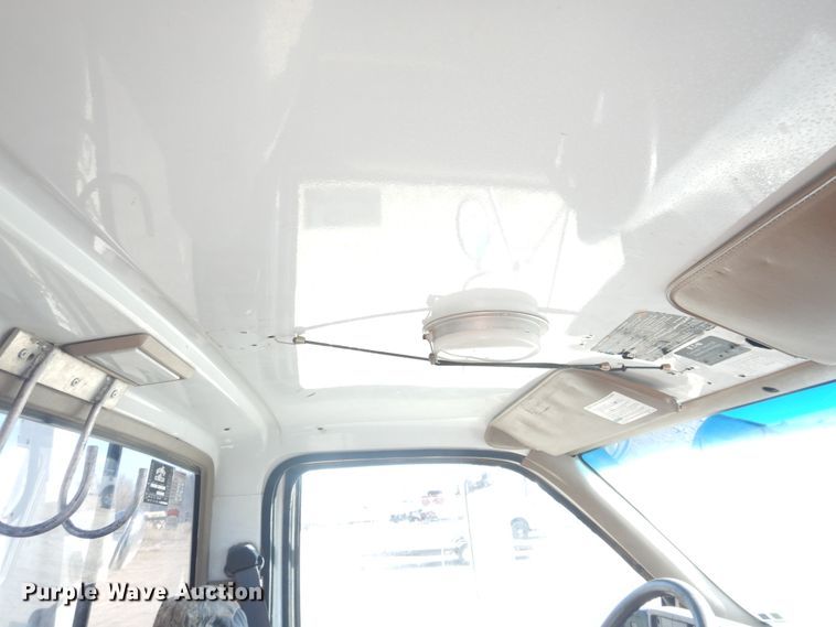 image for item DJ4905 1999 GMC C7500  bucket truck