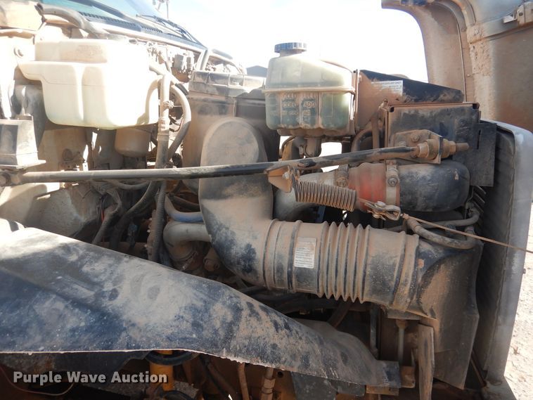 image for item DJ4905 1999 GMC C7500  bucket truck