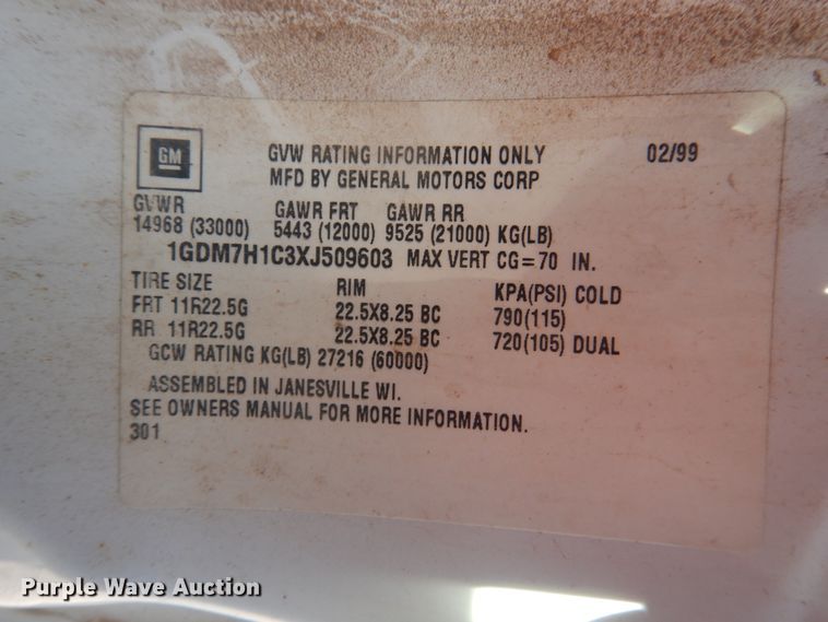 image for item DJ4905 1999 GMC C7500  bucket truck