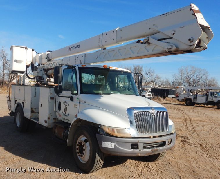image for item DJ4906 2007 International 4300  bucket truck