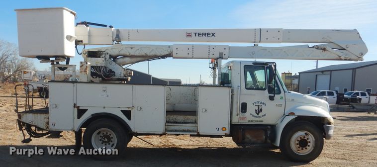 image for item DJ4906 2007 International 4300  bucket truck