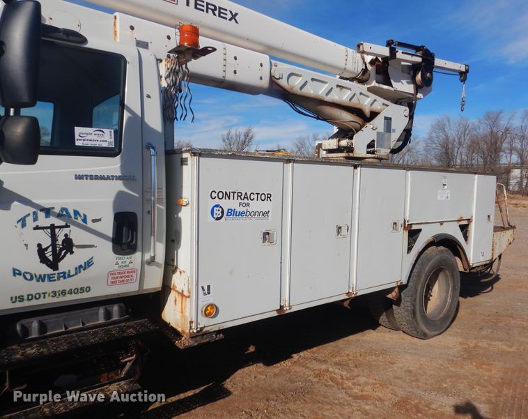 image for item DJ4906 2007 International 4300  bucket truck