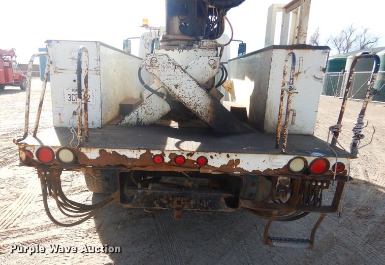 image for item DJ4906 2007 International 4300  bucket truck