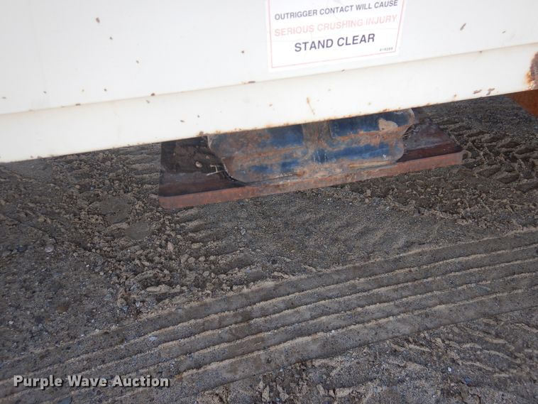 image for item DJ4906 2007 International 4300  bucket truck