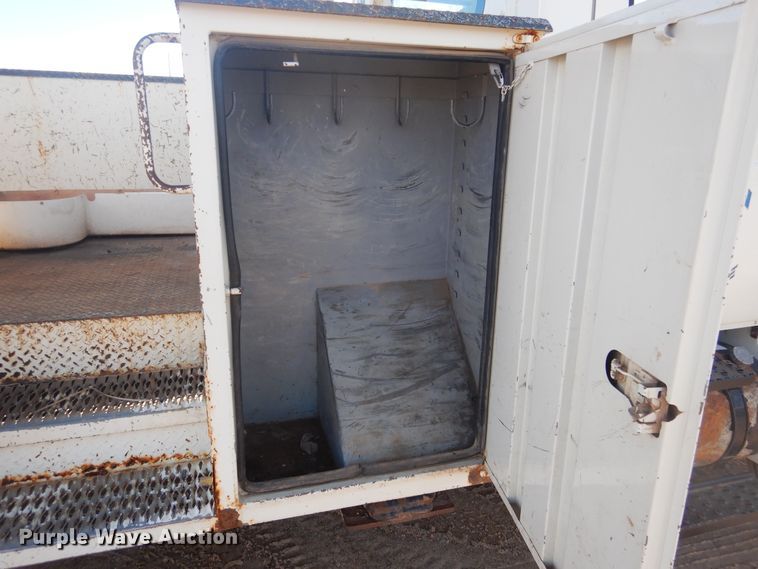 image for item DJ4906 2007 International 4300  bucket truck