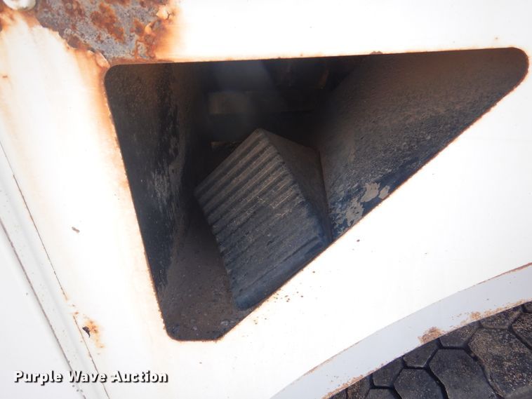 image for item DJ4906 2007 International 4300  bucket truck