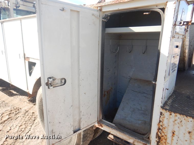 image for item DJ4906 2007 International 4300  bucket truck