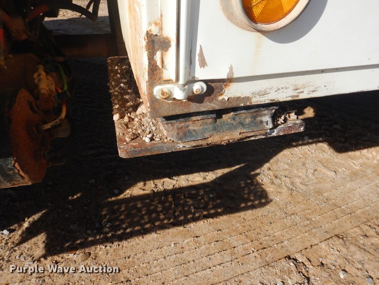 image for item DJ4906 2007 International 4300  bucket truck