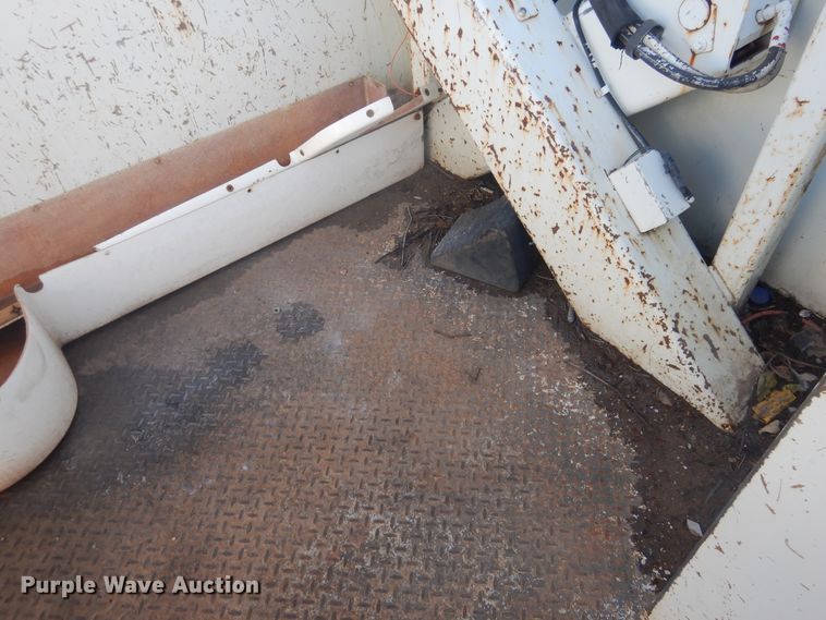 image for item DJ4906 2007 International 4300  bucket truck