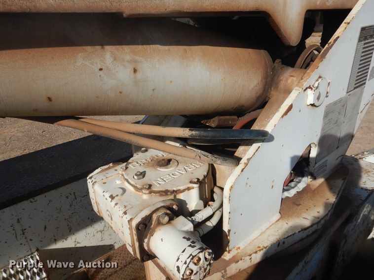 image for item DJ4906 2007 International 4300  bucket truck