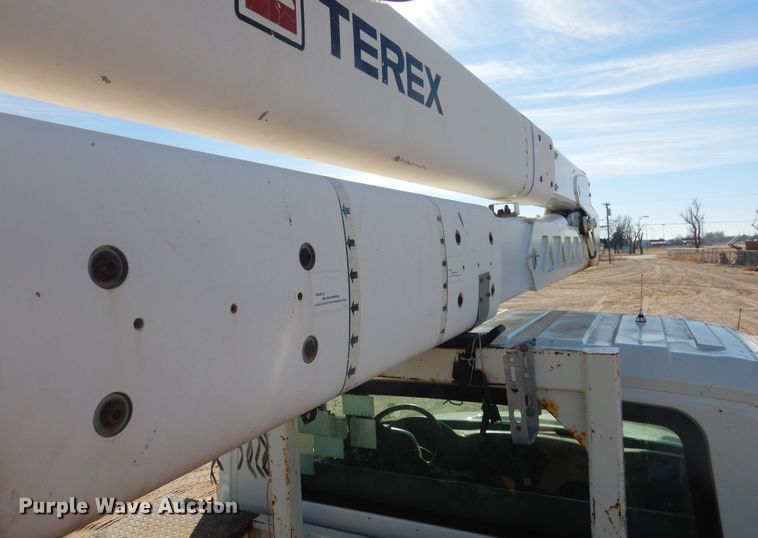 image for item DJ4906 2007 International 4300  bucket truck