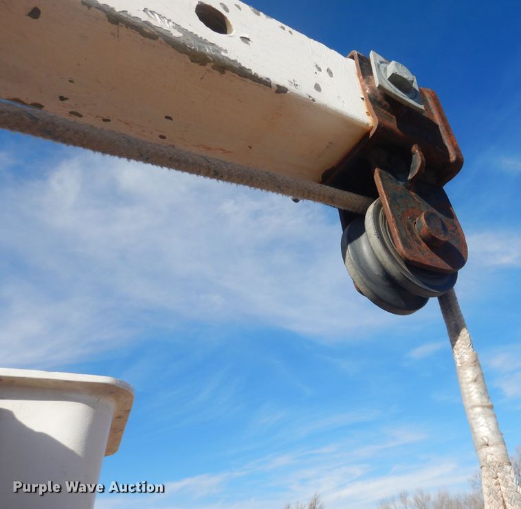 image for item DJ4906 2007 International 4300  bucket truck