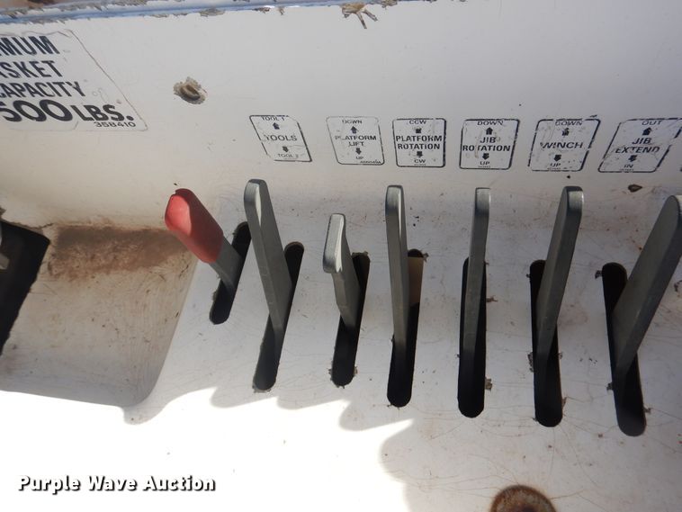 image for item DJ4906 2007 International 4300  bucket truck