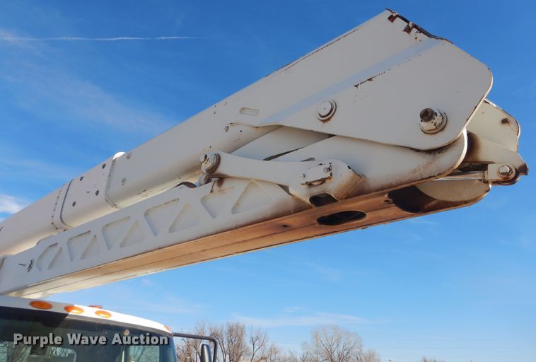 image for item DJ4906 2007 International 4300  bucket truck