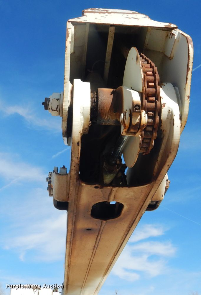 image for item DJ4906 2007 International 4300  bucket truck