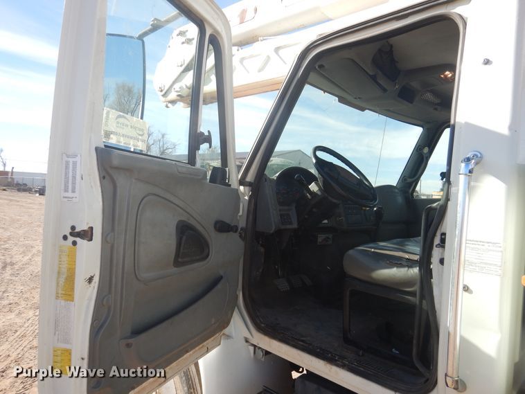 image for item DJ4906 2007 International 4300  bucket truck