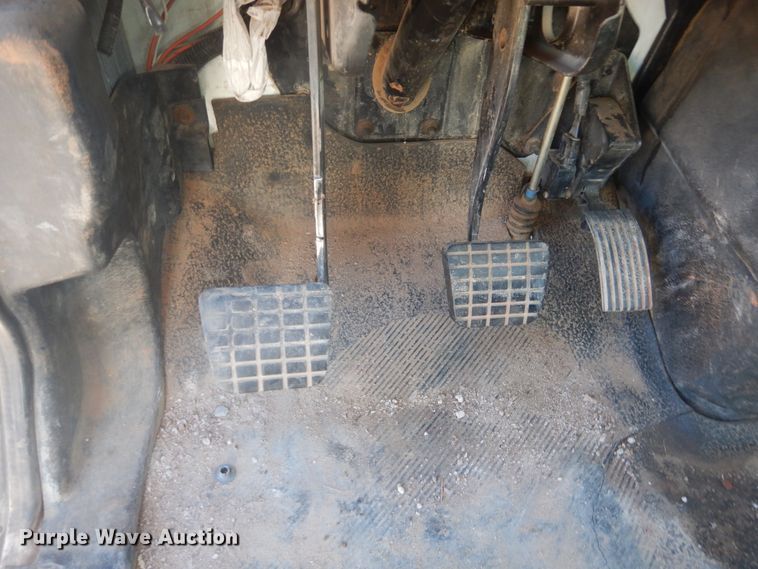 image for item DJ4906 2007 International 4300  bucket truck