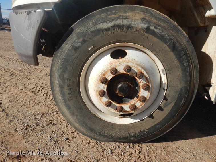 image for item DJ4906 2007 International 4300  bucket truck