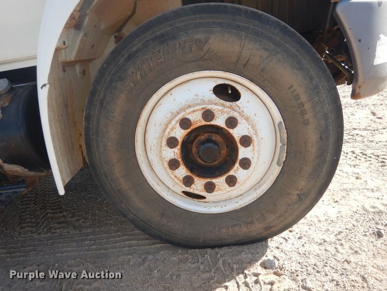 image for item DJ4906 2007 International 4300  bucket truck