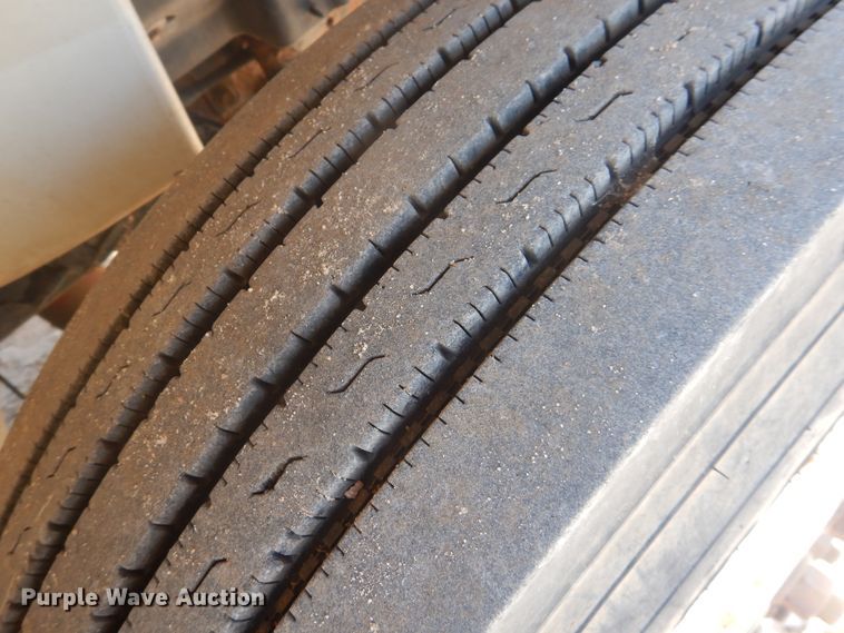 image for item DJ4906 2007 International 4300  bucket truck