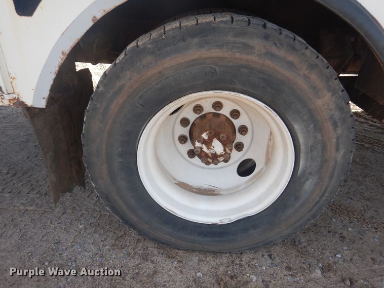 image for item DJ4906 2007 International 4300  bucket truck