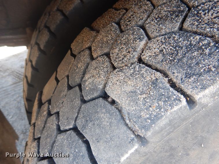 image for item DJ4906 2007 International 4300  bucket truck