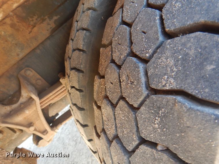 image for item DJ4906 2007 International 4300  bucket truck