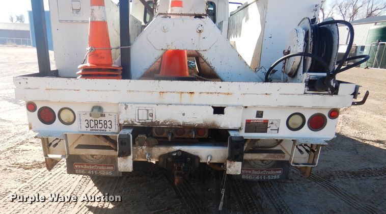 image for item DJ4907 2005 International 4300  pressure digger derrick truck