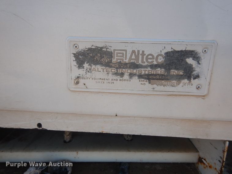 image for item DJ4907 2005 International 4300  pressure digger derrick truck