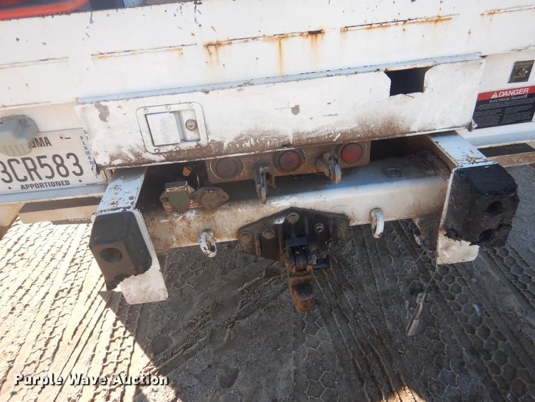 image for item DJ4907 2005 International 4300  pressure digger derrick truck