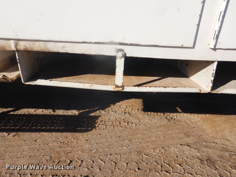 image for item DJ4907 2005 International 4300  pressure digger derrick truck