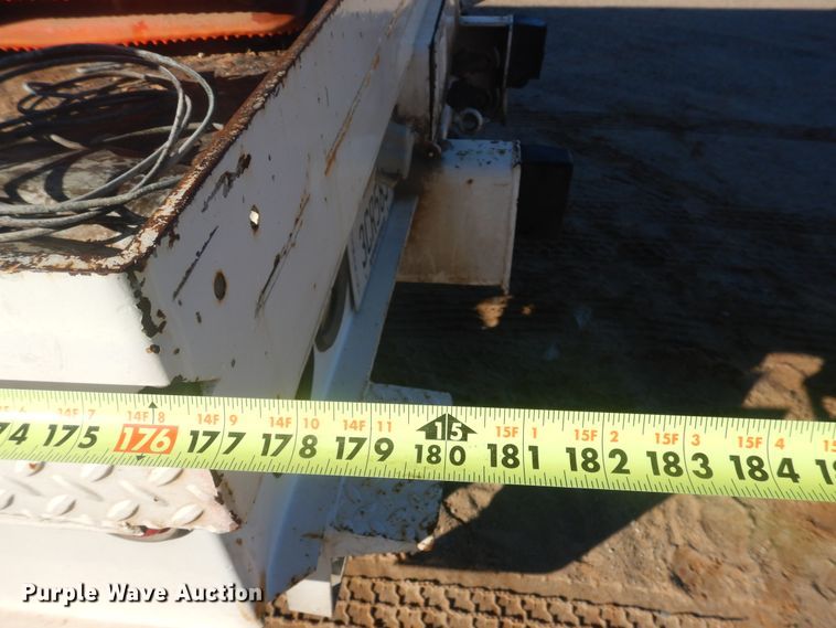 image for item DJ4907 2005 International 4300  pressure digger derrick truck