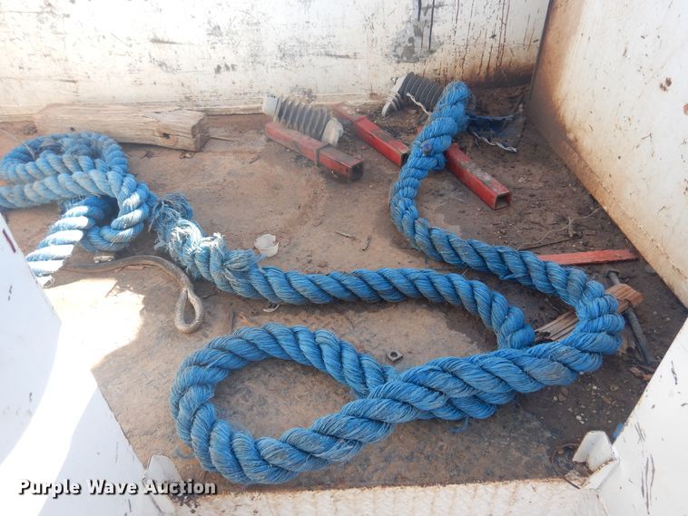 image for item DJ4907 2005 International 4300  pressure digger derrick truck