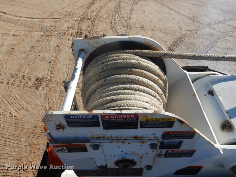 image for item DJ4907 2005 International 4300  pressure digger derrick truck