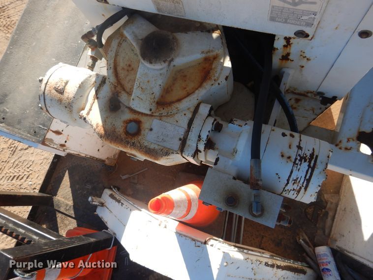 image for item DJ4907 2005 International 4300  pressure digger derrick truck