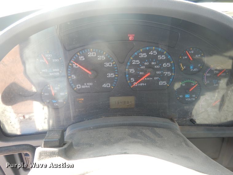 image for item DJ4907 2005 International 4300  pressure digger derrick truck