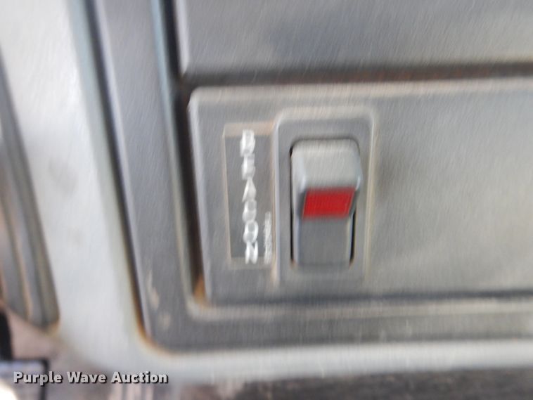 image for item DJ4907 2005 International 4300  pressure digger derrick truck