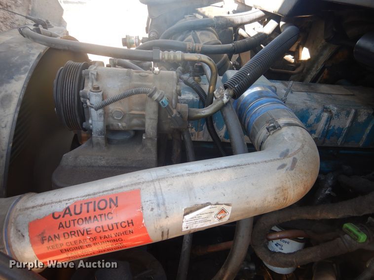 image for item DJ4907 2005 International 4300  pressure digger derrick truck