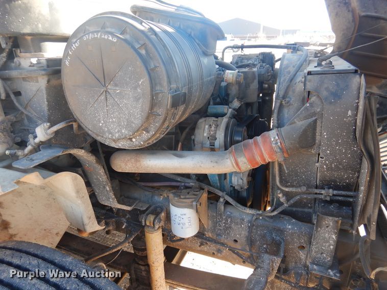 image for item DJ4907 2005 International 4300  pressure digger derrick truck