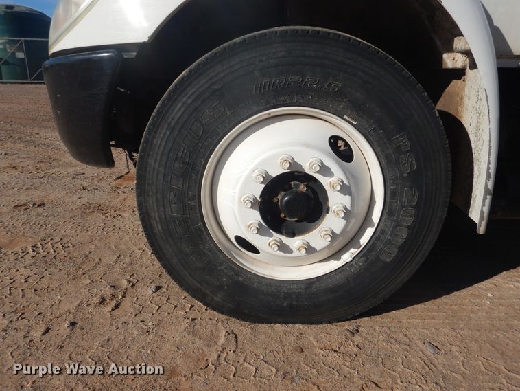 image for item DJ4907 2005 International 4300  pressure digger derrick truck