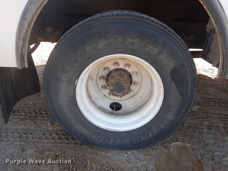 image for item DJ4907 2005 International 4300  pressure digger derrick truck