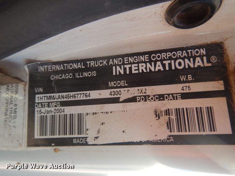 image for item DJ4907 2005 International 4300  pressure digger derrick truck