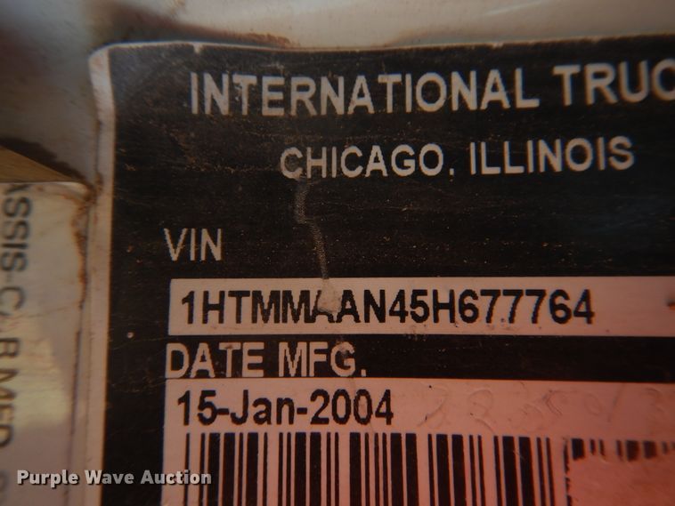 image for item DJ4907 2005 International 4300  pressure digger derrick truck