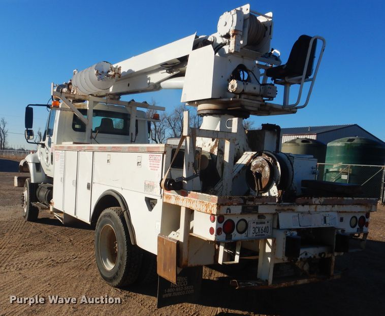 image for item DJ4908 2005 International 7300  pressure digger derrick truck